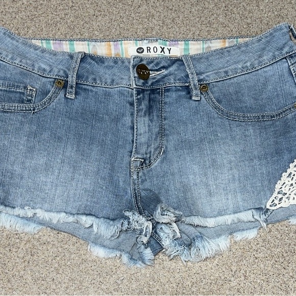 Roxy size 7 shorts with Lace Daisy Dukes 0069 - Picture 3 of 6